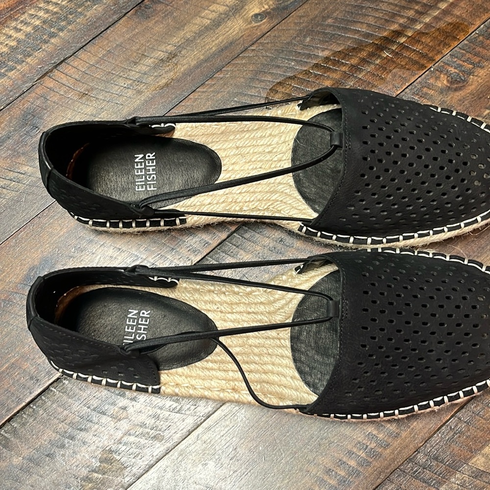 Adorable very comfy Eileen Fisher Sandals